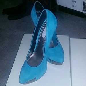 Aqua heel