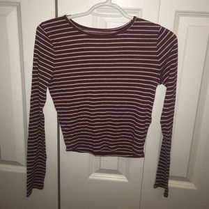 Hollister maroon and white top