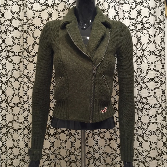 Asymmetric Zip-up Sweater