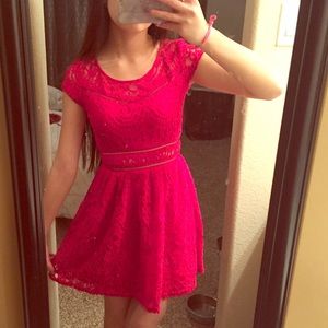 ✨H&M ✨ Red Lace dress 💋🚨