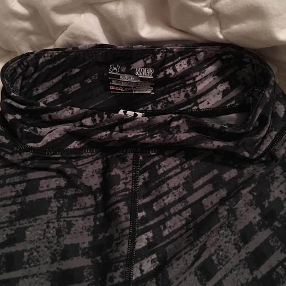 Under Armour compression Capri Sz Small