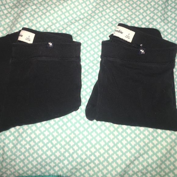 2 pairs of Abercrombie kids leggings