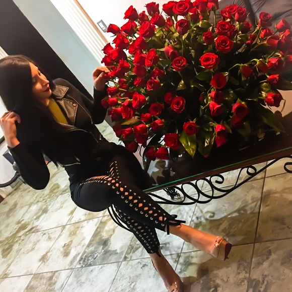 💕✨MEET YOUR SELLER 😘💕✨ - Picture 5 of 6