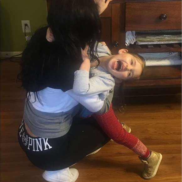 💕✨MEET YOUR SELLER 😘💕✨ - Picture 6 of 6