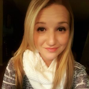 Meet your Posher, Cierra