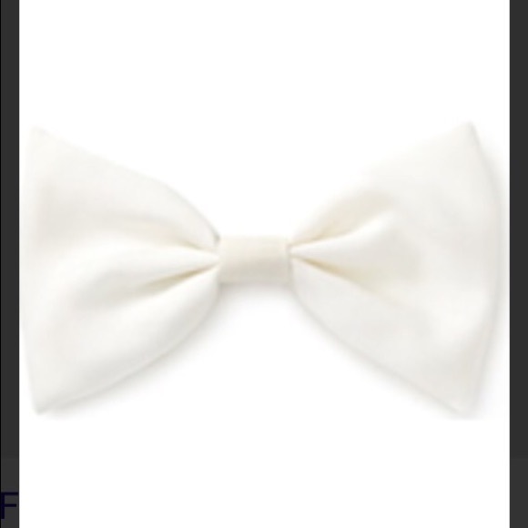White bow