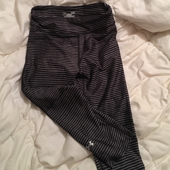Black and grey striped under Armour Capri Sz S