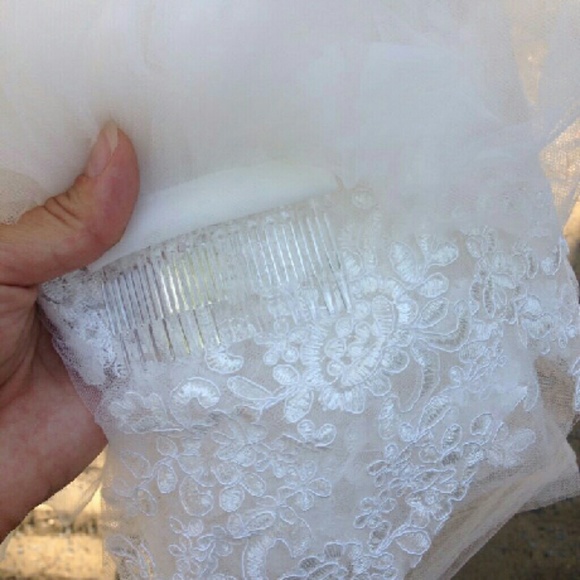 BRIDAL LONG VEIL - Picture 3 of 4