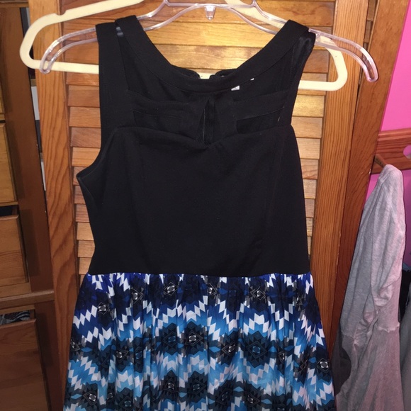 Cutout cage top dress