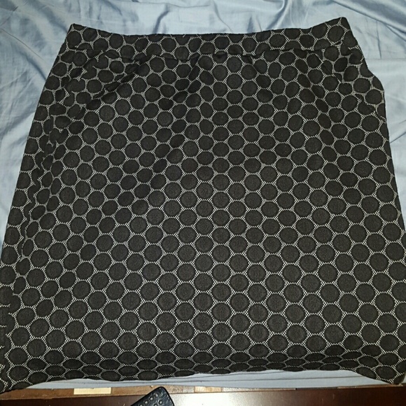 Polka dot knee skirt