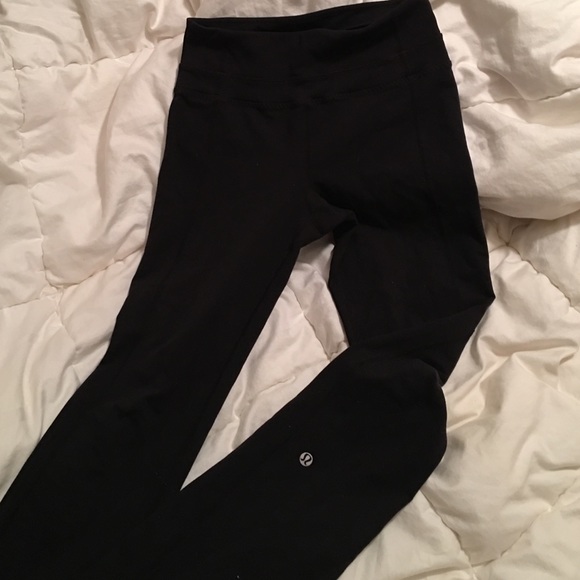 Lulu lemon fitted leggings with slight flaired end