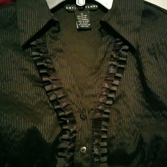 Shirt - Picture 3 of 4
