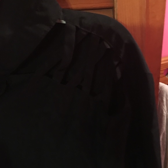 Cutout shoulder nollie blouse - Picture 2 of 4