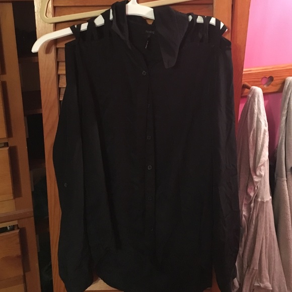 Cutout shoulder nollie blouse - Picture 4 of 4