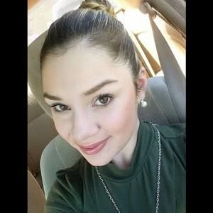 Meet your Posher, Leslie