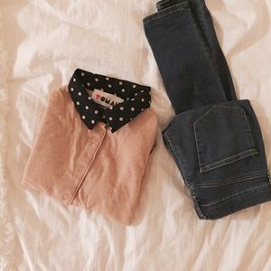 Light pink sweater with Polka dot collar