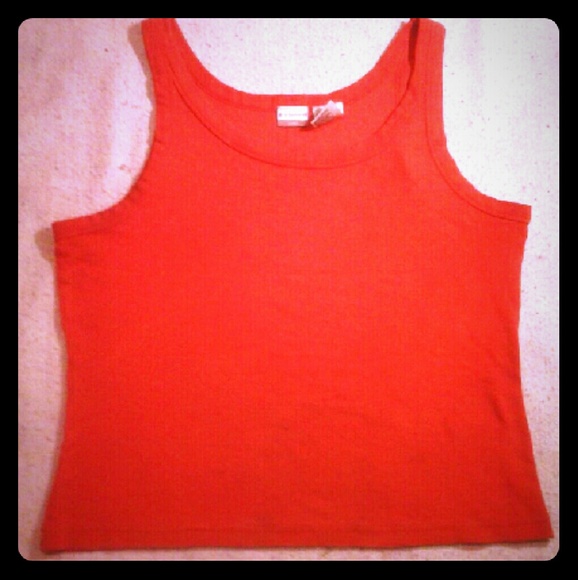 no boundaries Red Tank Top