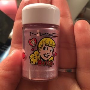 MAC archies girl pigment