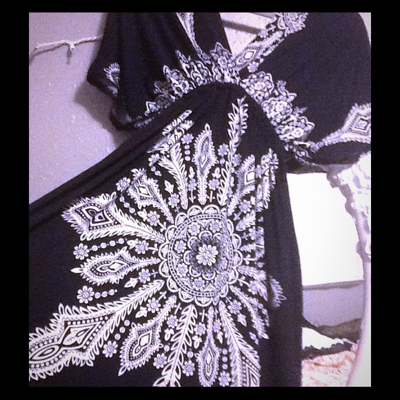 Dress with pretty design.