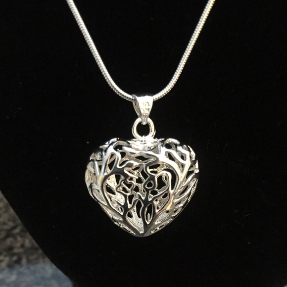 Jewelry - 925 Silver Heart Pendant W/ snake chain 😍