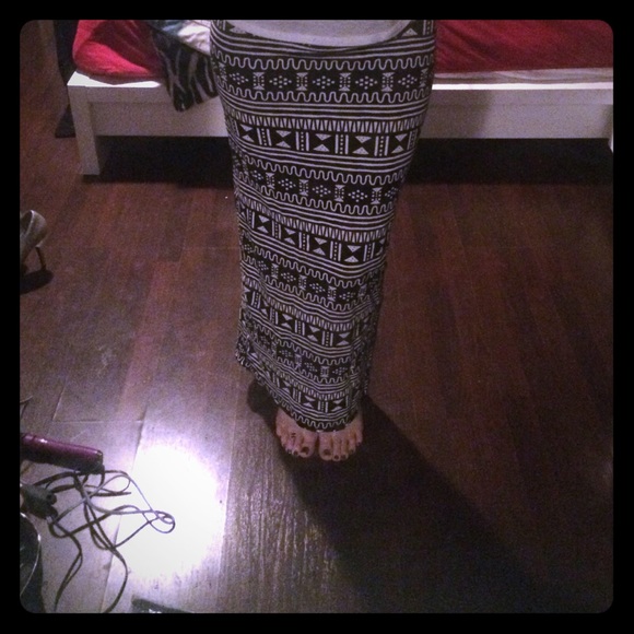 Super cute tribal maxi skirt