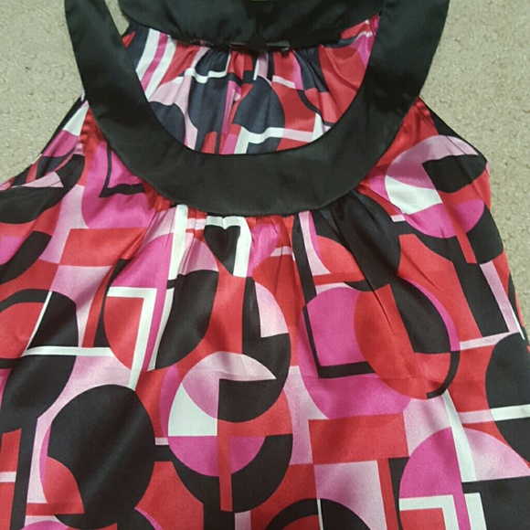 Geometric print top one hour sale - Picture 3 of 4