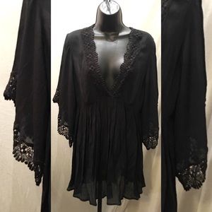 V neck bell sleeve dress