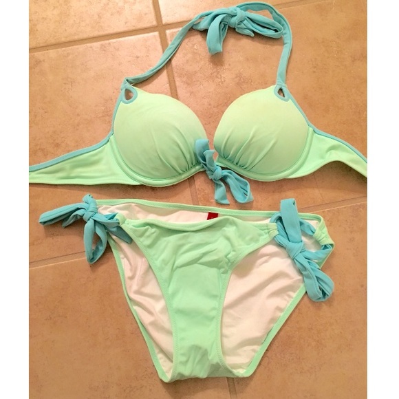👙BOMBSHELL BIKINI REDUCED!!