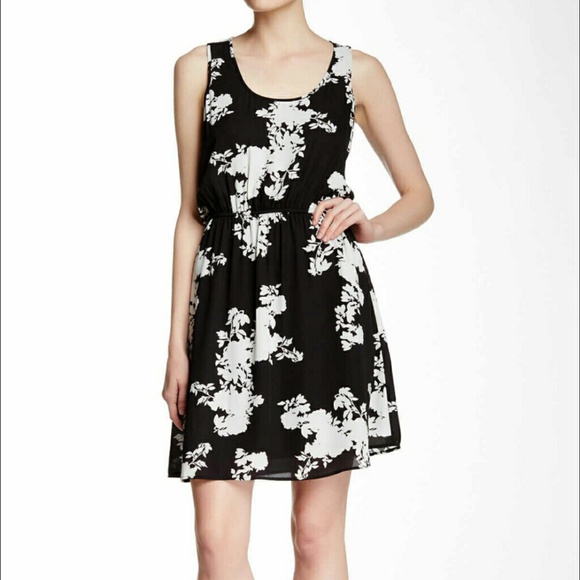 new Medium black floral dress - Picture 2 of 4