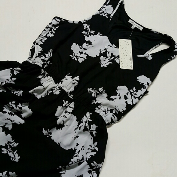 new Medium black floral dress - Picture 3 of 4
