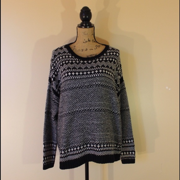 Old Navy Sweaters - LAST CHANCE❗️Oversized Sweater