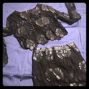 Beautiful 2 piece.. Feeling Adventurous?