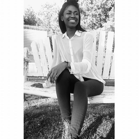 Meet your Posher, Charlotte - Picture 2 of 2