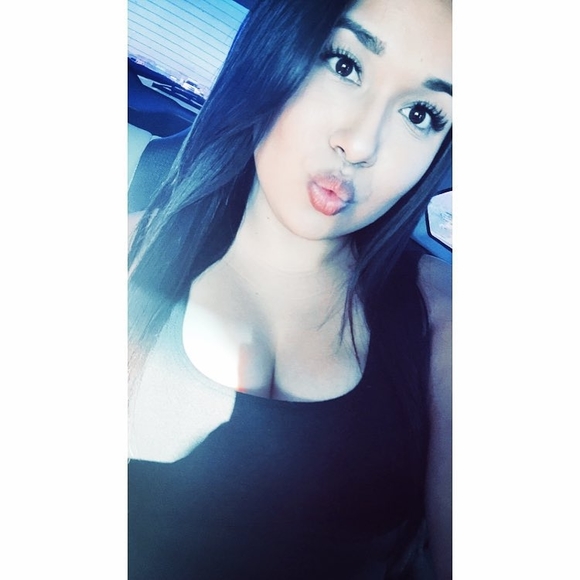 Meet your Posher, Gabriella - Picture 1 of 1