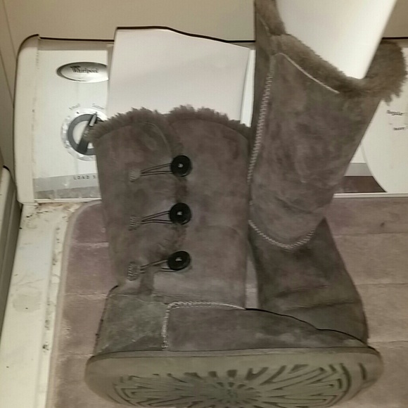 Boots - Picture 2 of 3