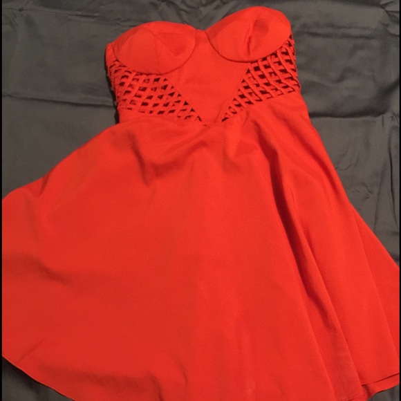 Beautiful dress perfect for a sunny day!