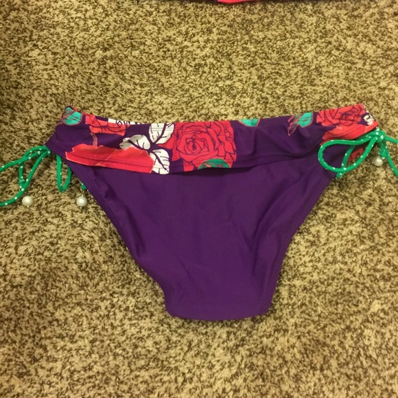 Floral swimsuit - Picture 2 of 3