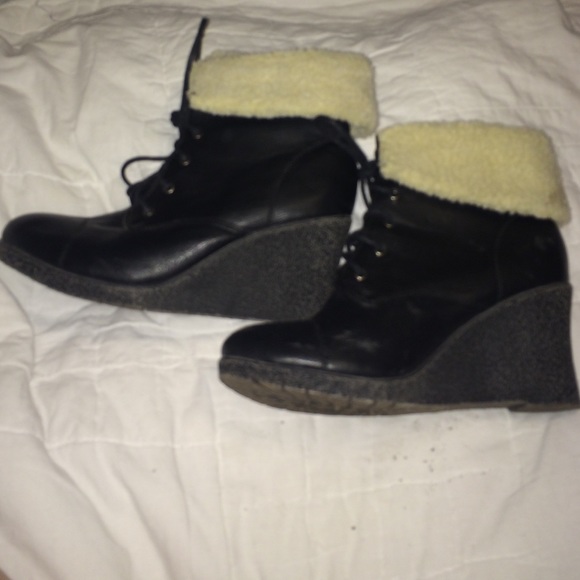 Leather winter wedged boots