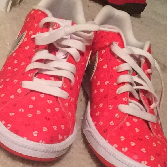 Nike shoes - Picture 2 of 2