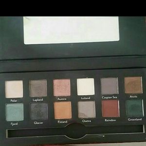 Cargo eyeshadow palette