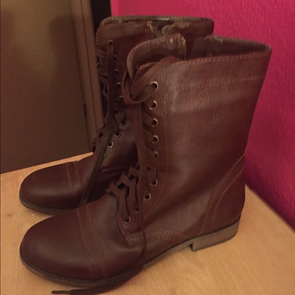 Brown combat boot