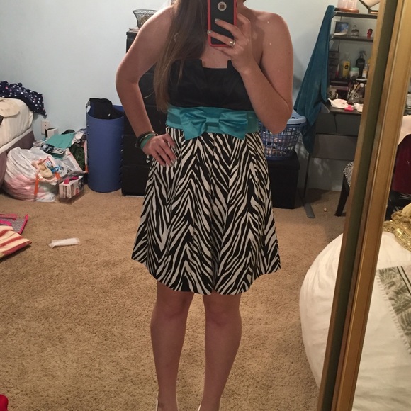 super cute formal dress! - Picture 1 of 1
