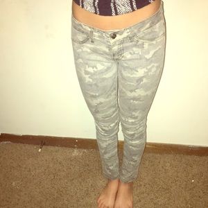 Light camo jeans!🙈🌿