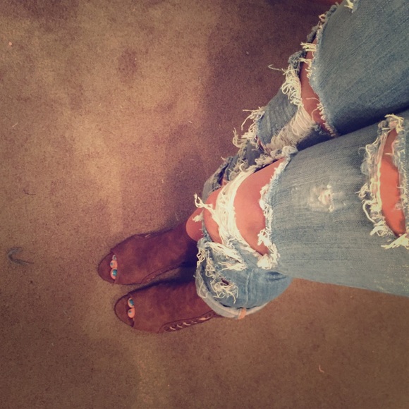 Ripped boyfriend pants