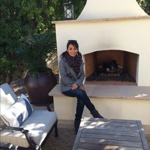 Meet your Posher, Mireya