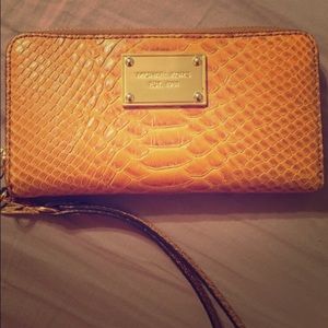 Michelael Kors Jet set large wallet