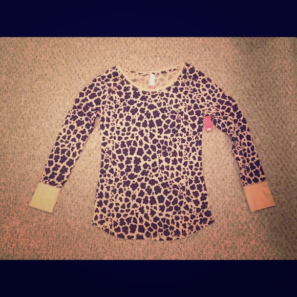 Leopard Henley
