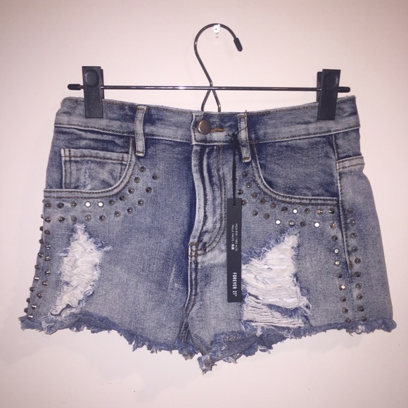 High waisted shorts with studs