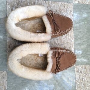 LL.Bean wicked good slippers