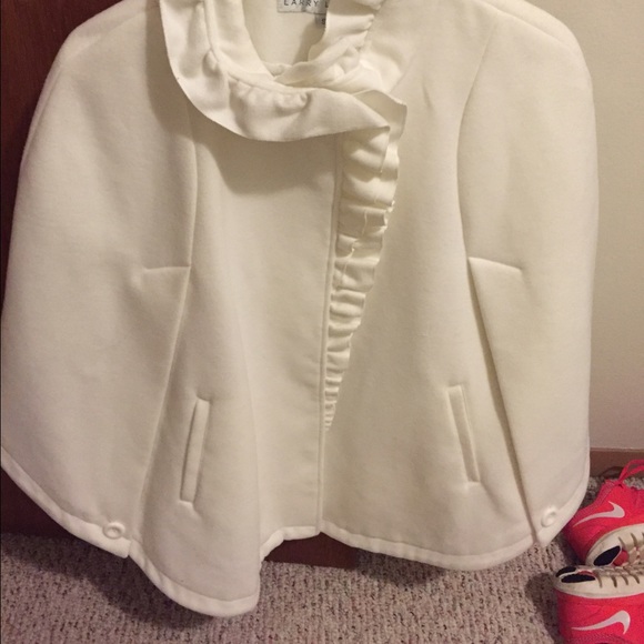 Beautiful White Poncho - Picture 2 of 2